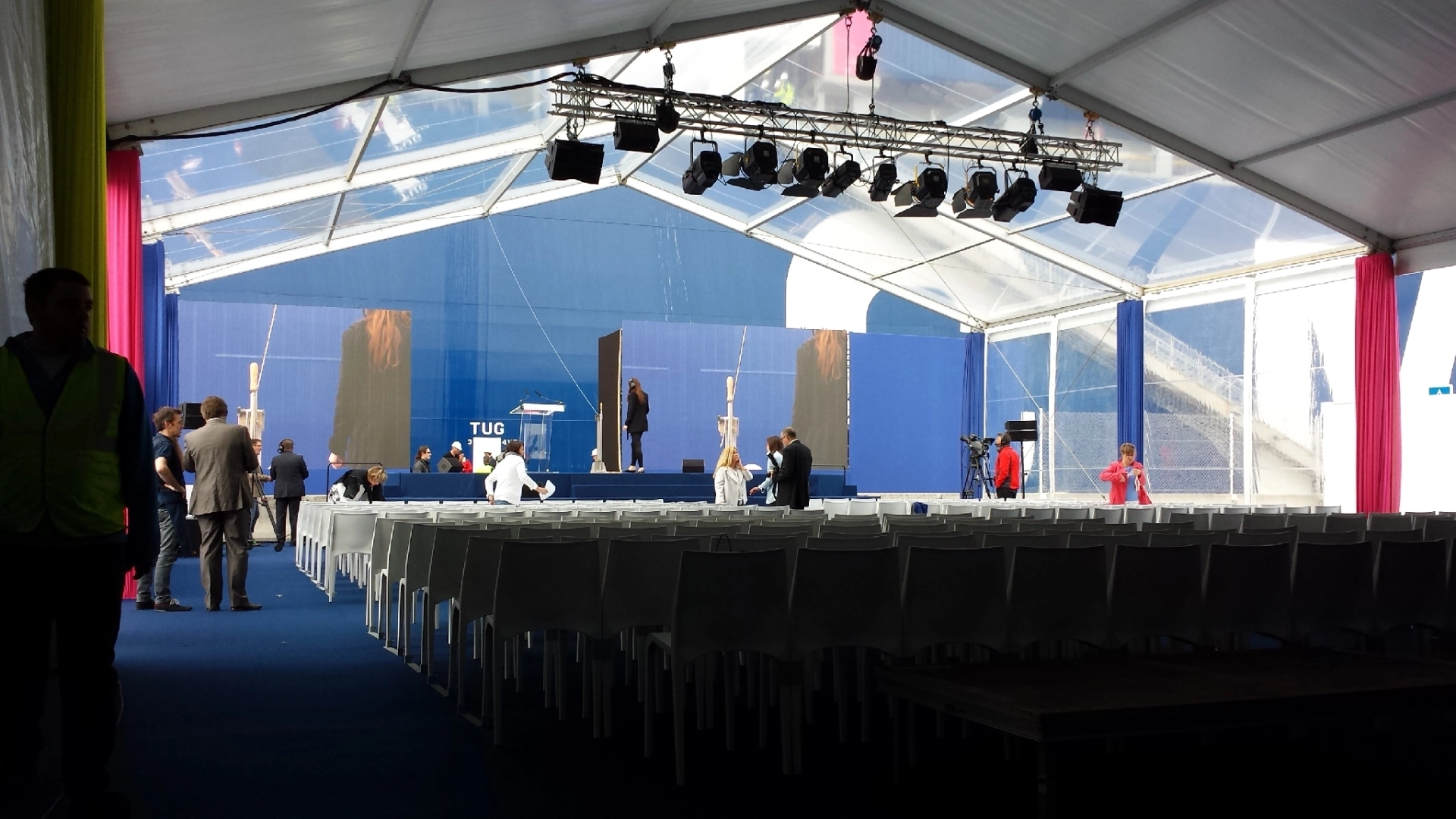 Une inauguration tout en cristal