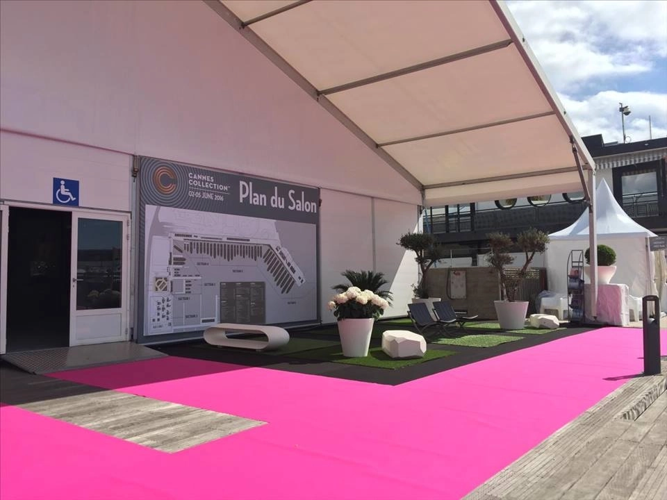 Réalisation à Cannes - montage d'une structure bardée pour un grand salon Réalisation à Cannes - montage d'une structure bardée pour un grand salon